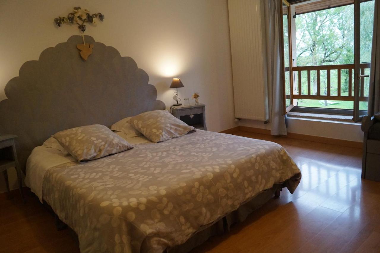 Chambre D'Hotes La Jument Grise Lescheroux Bagian luar foto